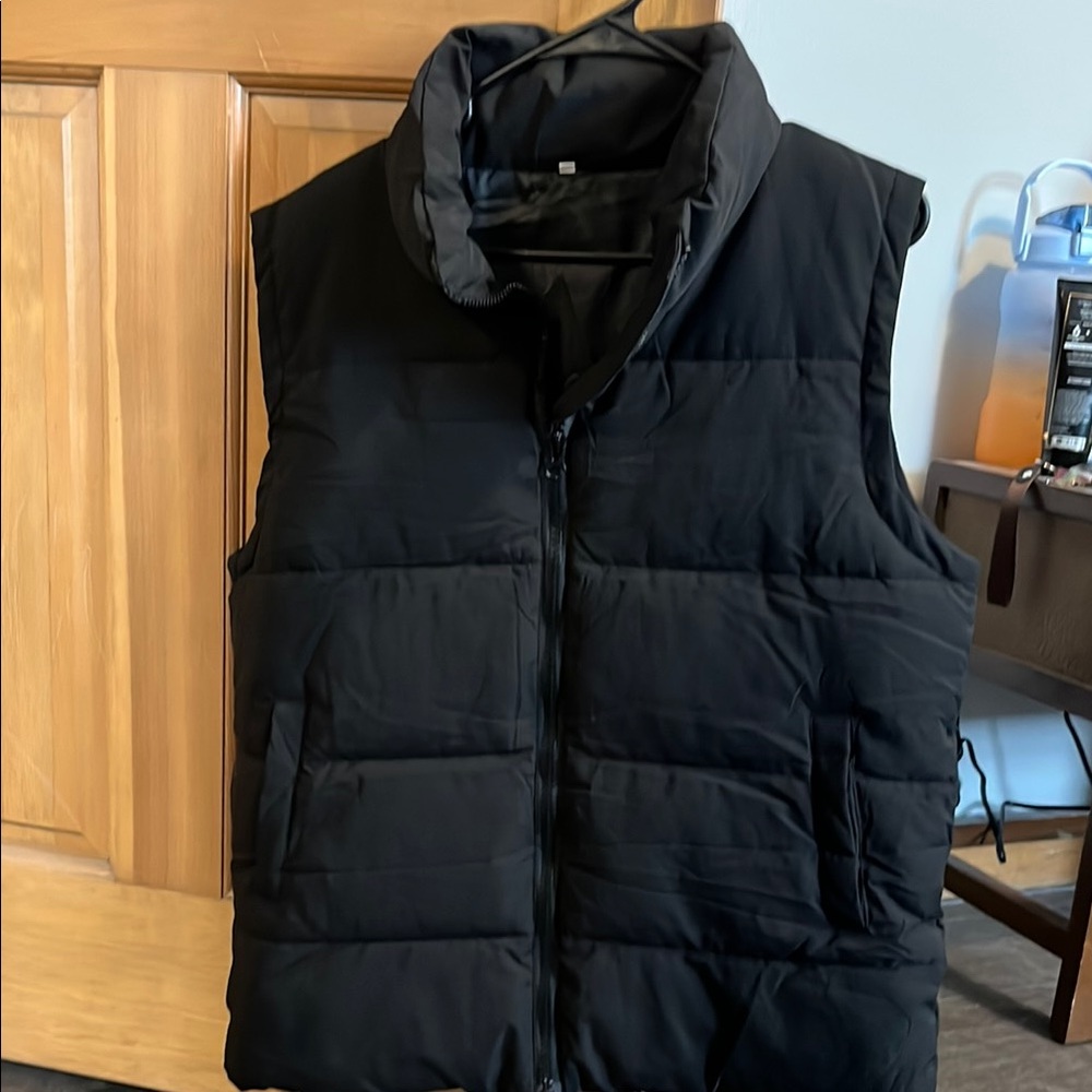Men's Black Puffer Vest